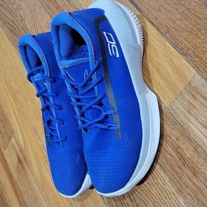 Under Armour Steph Curry, size Youth 3